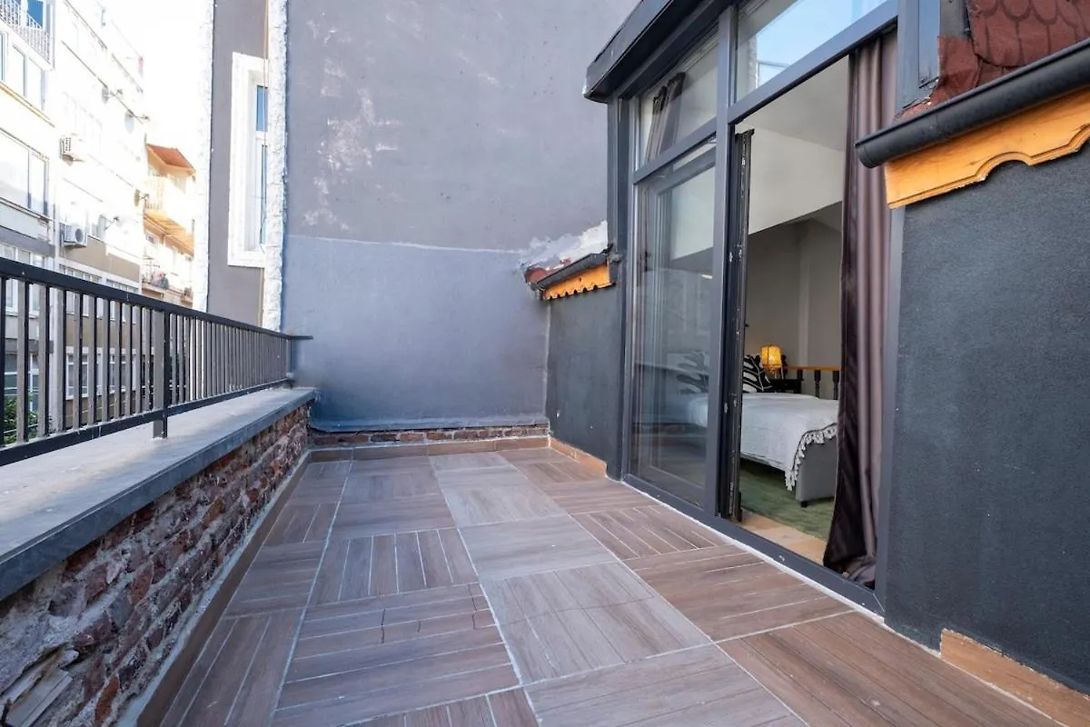 Private Fourlex House With Central Location Istanbul